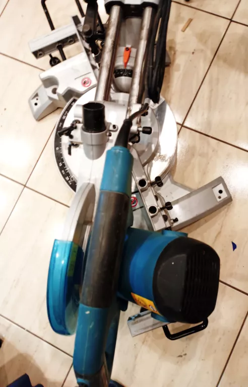 UKOŚNICA Z POSUWEM LS1018L MAKITA