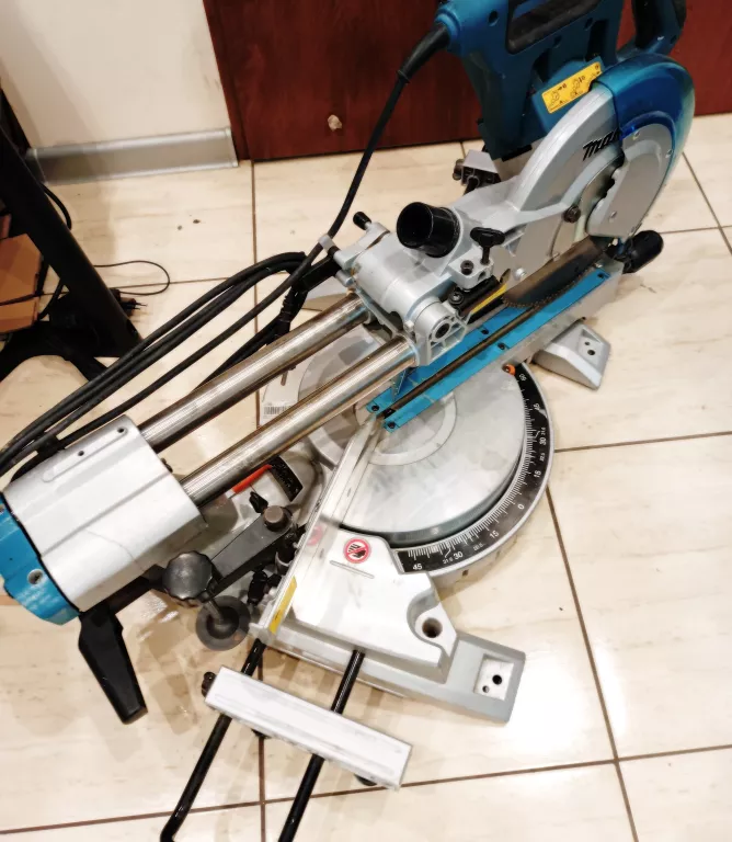 UKOŚNICA Z POSUWEM LS1018L MAKITA