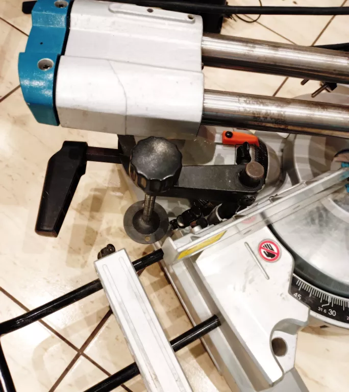 UKOŚNICA Z POSUWEM LS1018L MAKITA