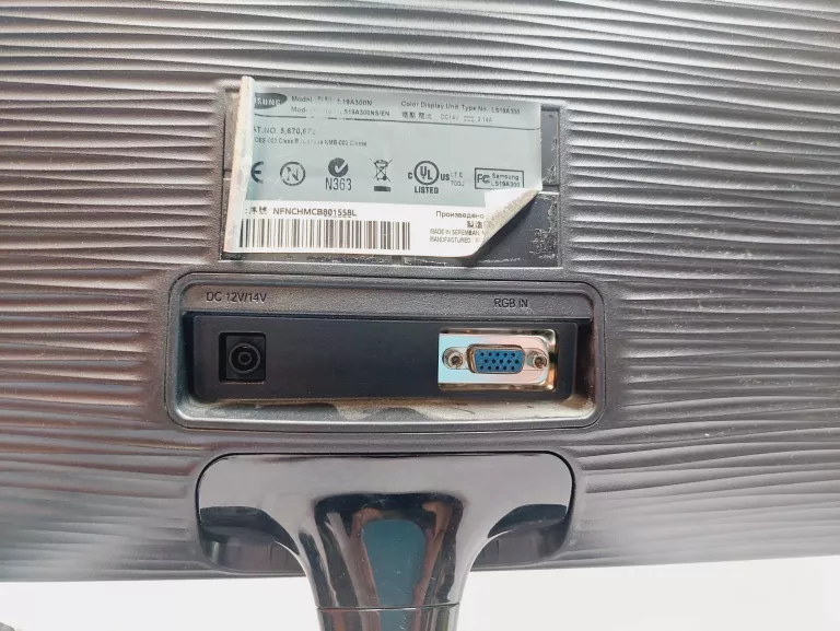 MONITOR SAMSUNG SA300