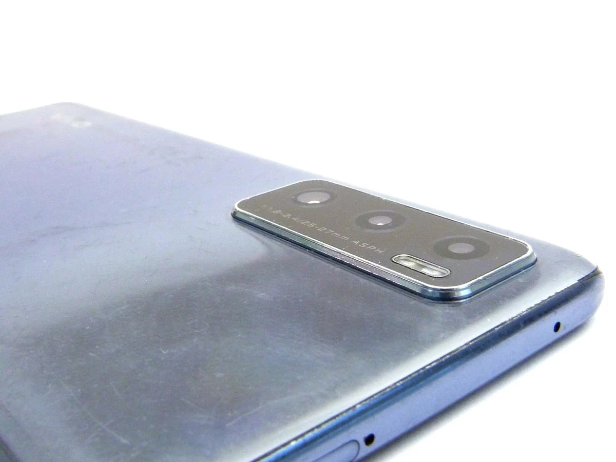 telefon-vivo-y70-komplet-z-media-markt-przekatna-ekranu-644