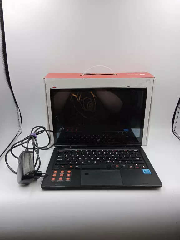 LAPTOP TECHBITE ARC 11.6 USZKODZONY