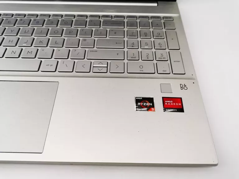 LAPTOP HP 15-EH0511SA RYZEN 5 4500U/8GB