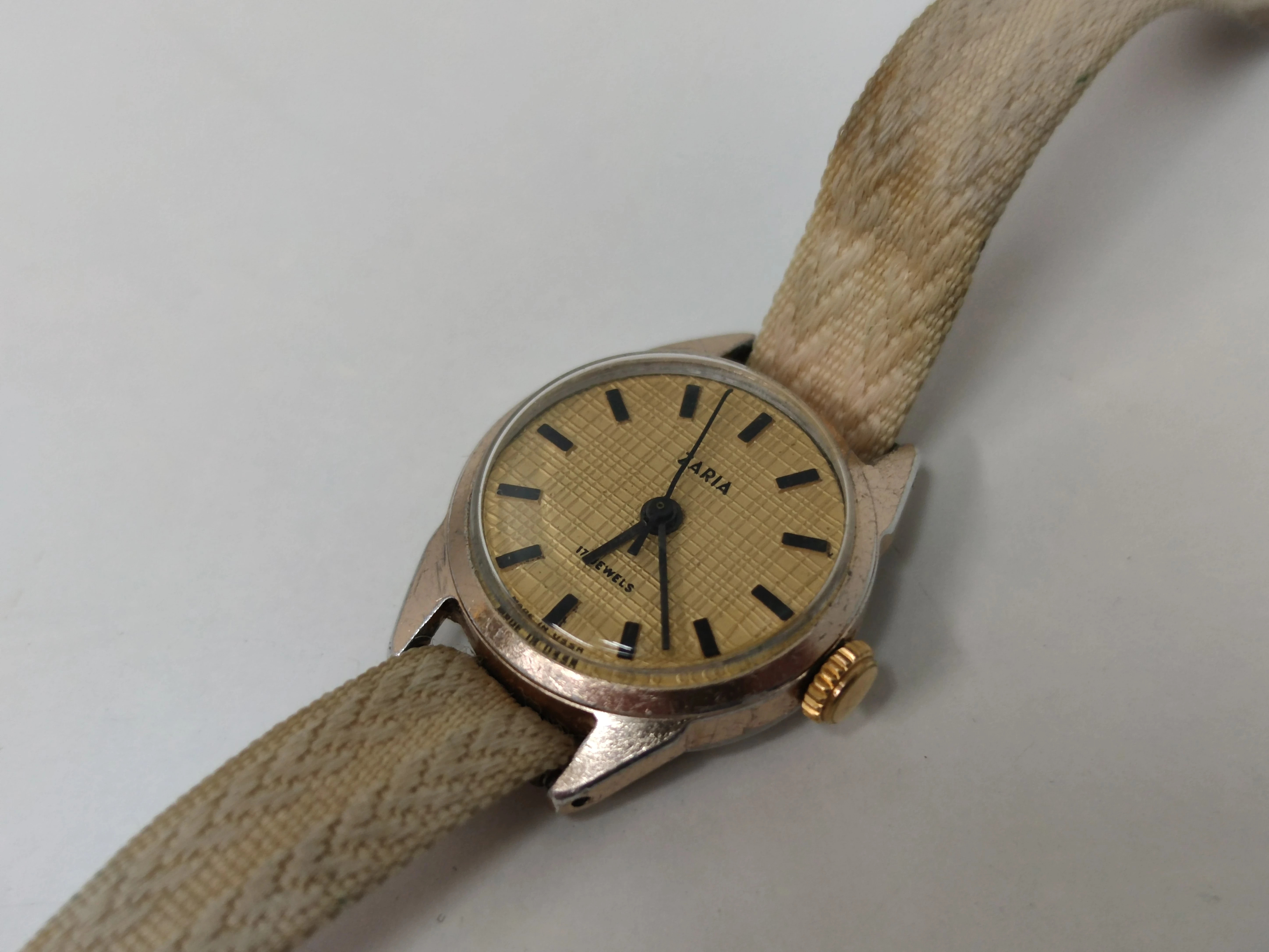 zegarek-zaria-17-jewels-made-in-ussr-jagiellonska-14-sanok-tsc2-spj