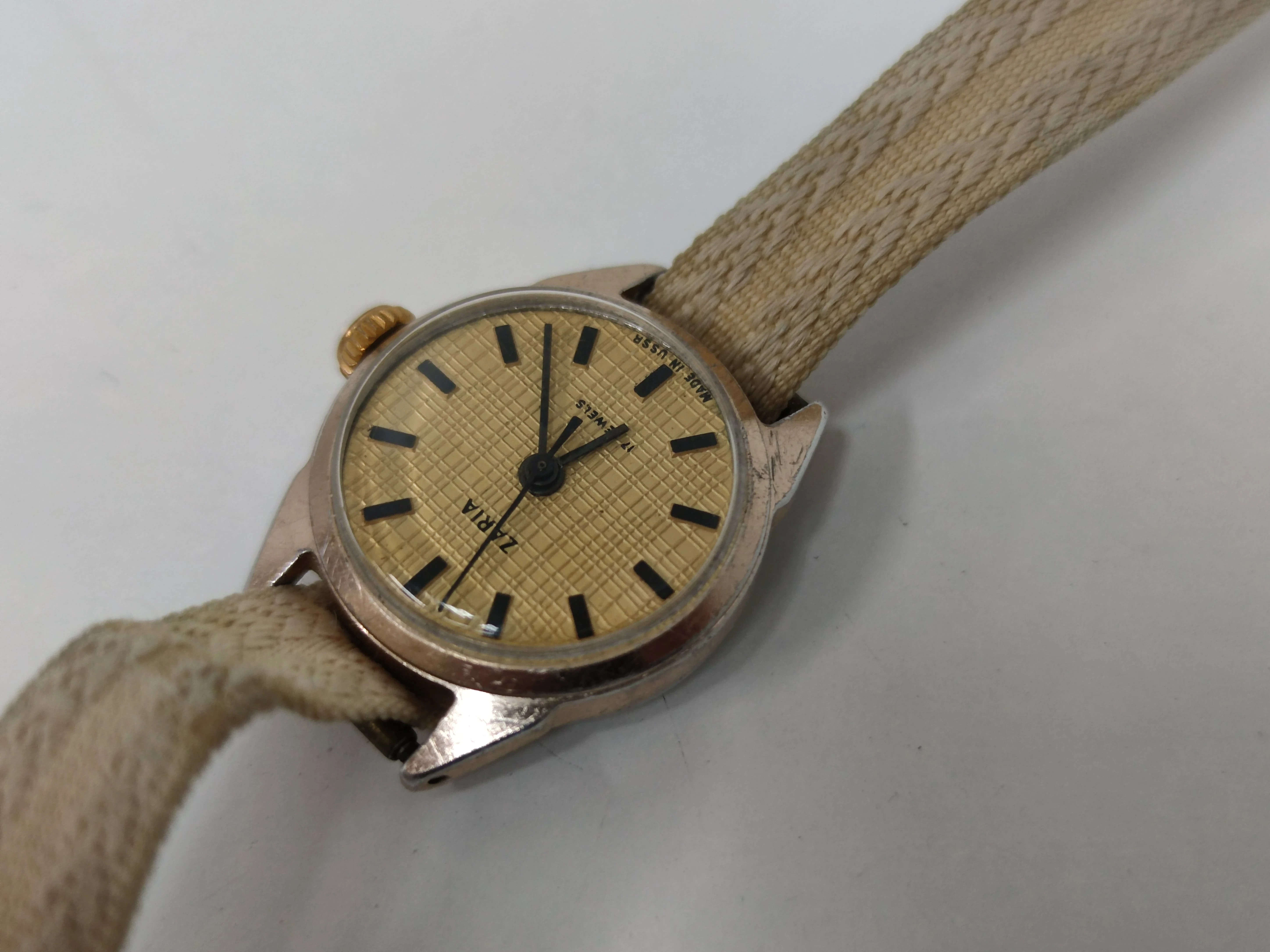 zegarek-zaria-17-jewels-made-in-ussr-stan-nie-wymaga-renowacji