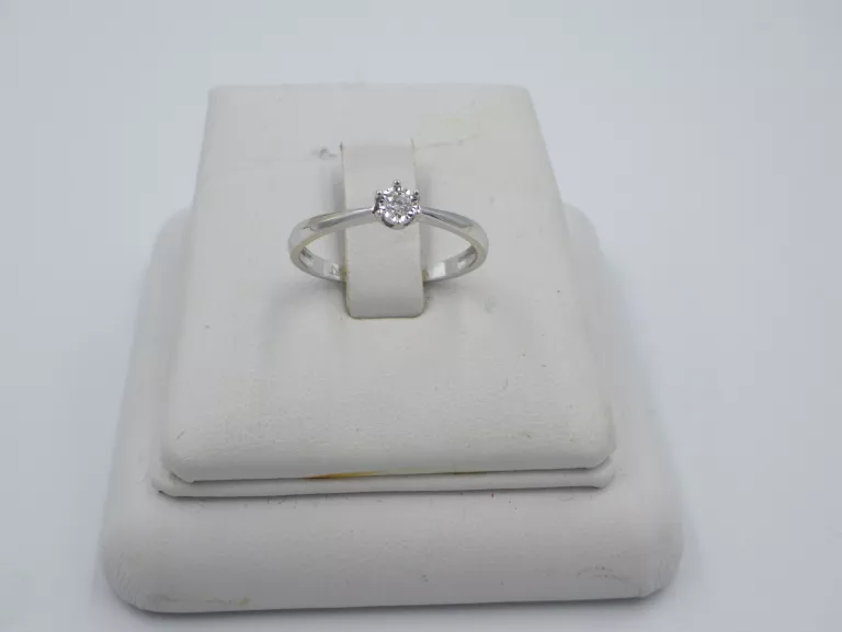 pierscionek-z-diamentem-apart-zloto-585-142g-stan-uzywany