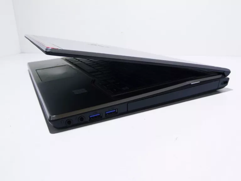 LAPTOP FUJITSU LIFEBOOK E SERIES 8GB RAM I5