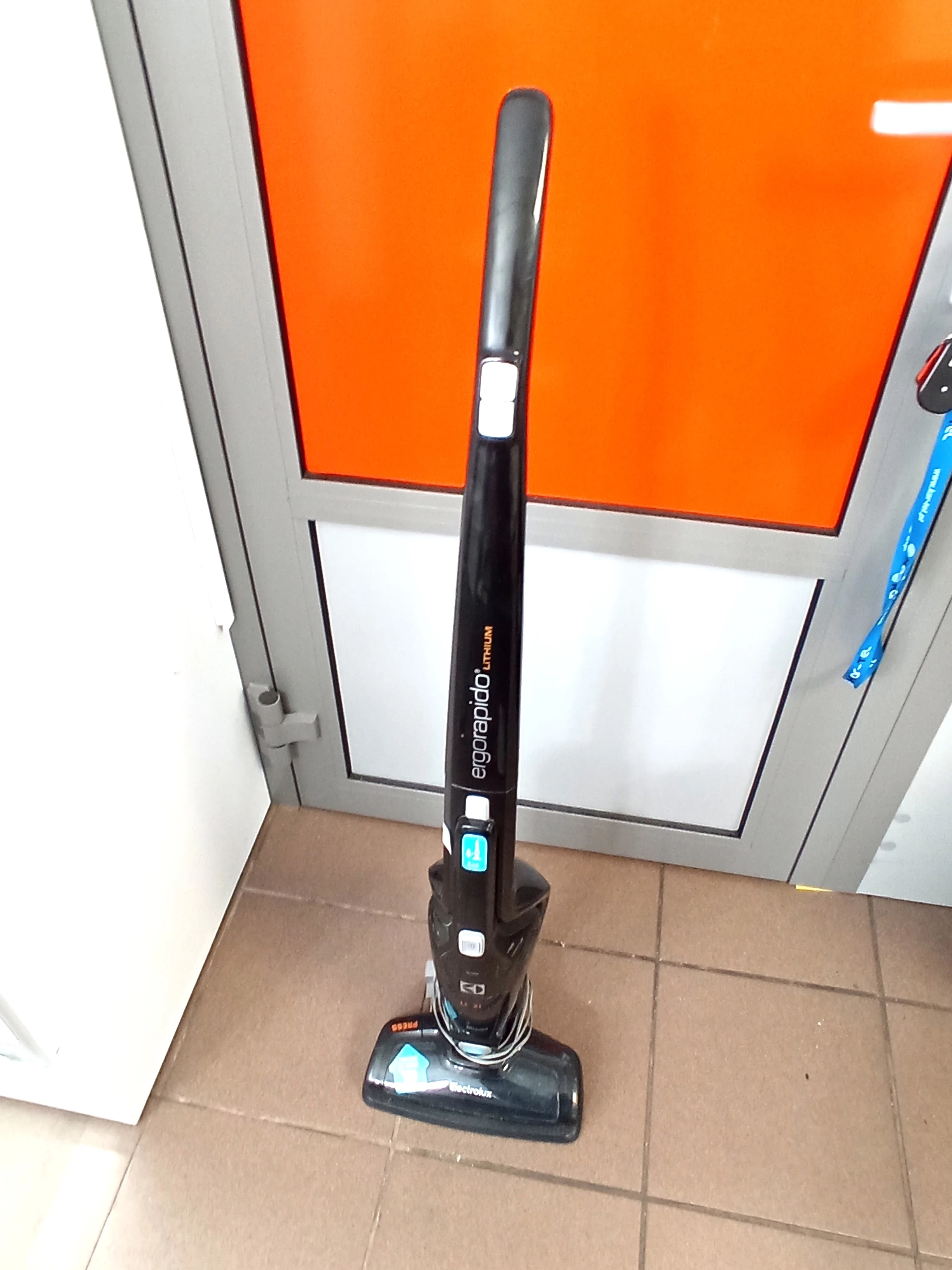 odkurzacz-electrolux-ergorapido-li-21-opis-rogera-slawskiego-19-wiechowicza-poznan-x