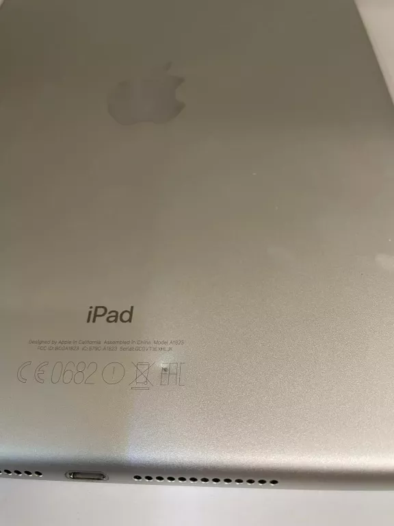 TABLET IPAD A1823 V GENERACJA,PUDEŁKO