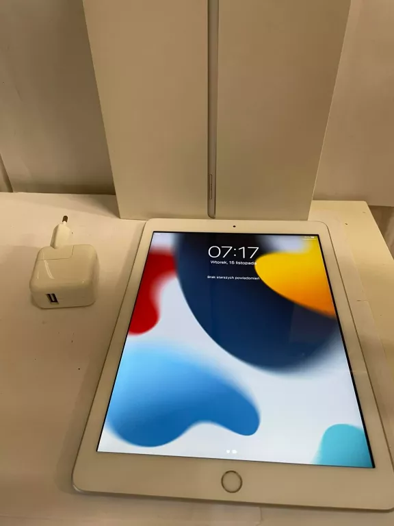 TABLET IPAD A1823 V GENERACJA,PUDEŁKO