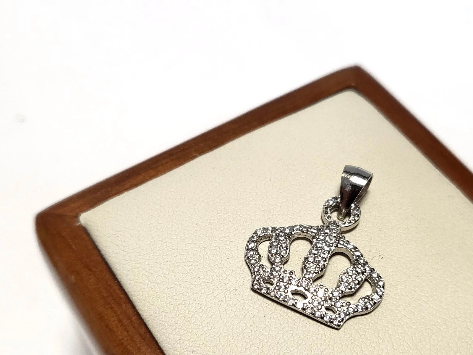 przepiekna-zawieszka-srebro-p925-korona-cyrkonie-kamien-cyrkonia