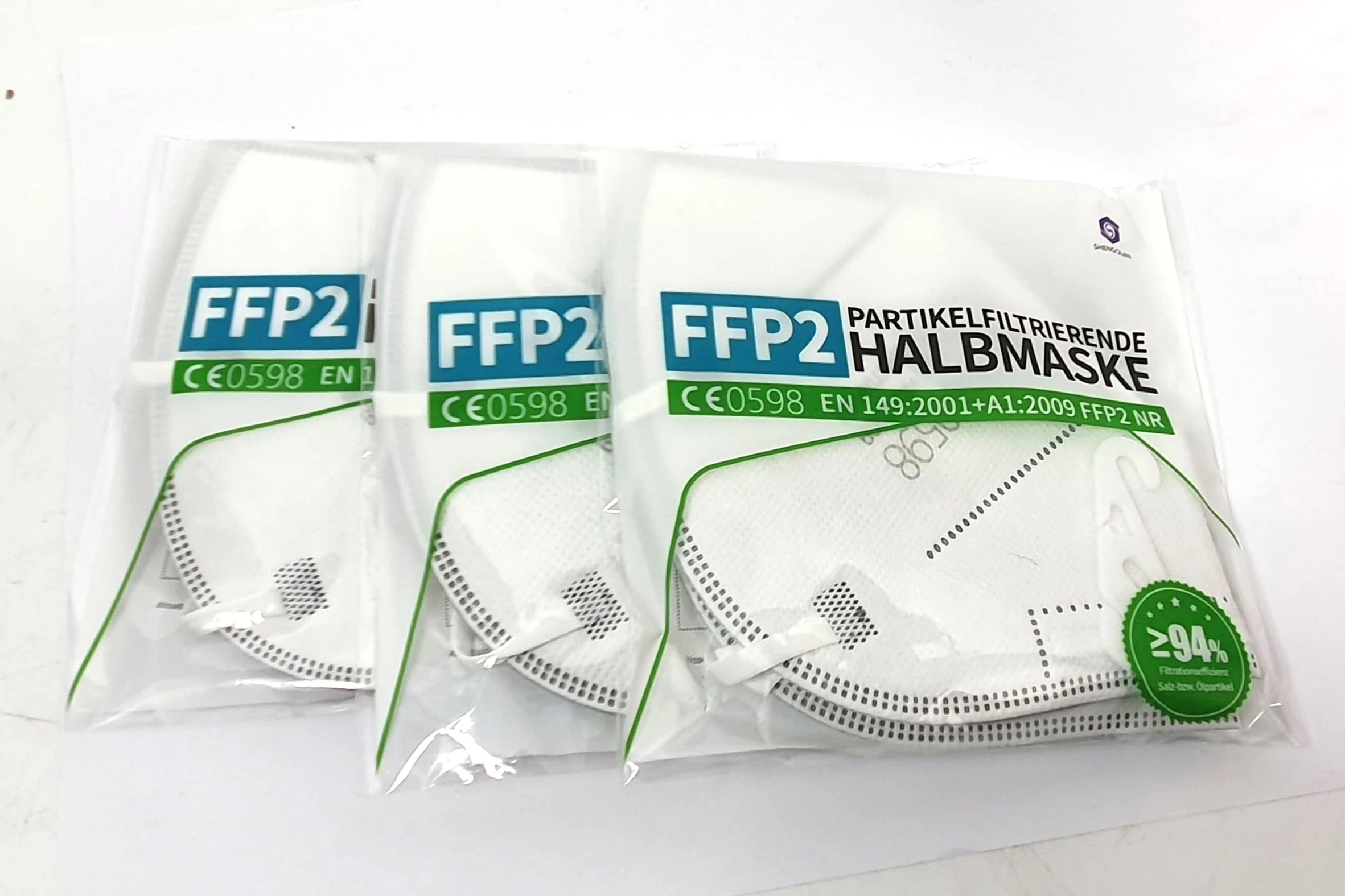 maseczki-simplecase-ffp2-biale-40-szt-ter2025-rok-sposob-mocowania-gumki