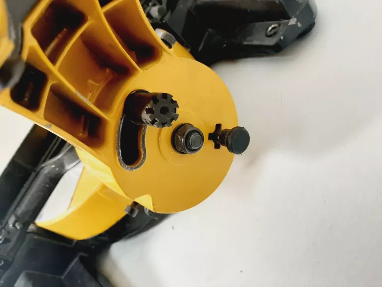 PIŁA UKOŚNICA JCB-SCMS210