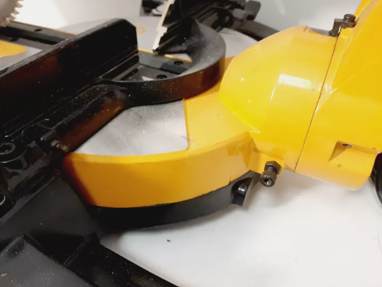 PIŁA UKOŚNICA JCB-SCMS210