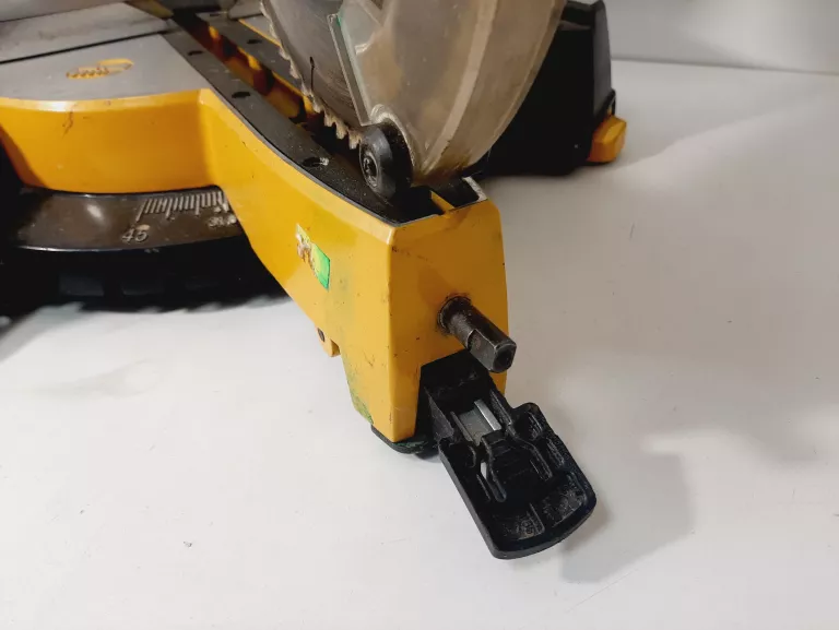 PIŁA UKOŚNICA JCB-SCMS210