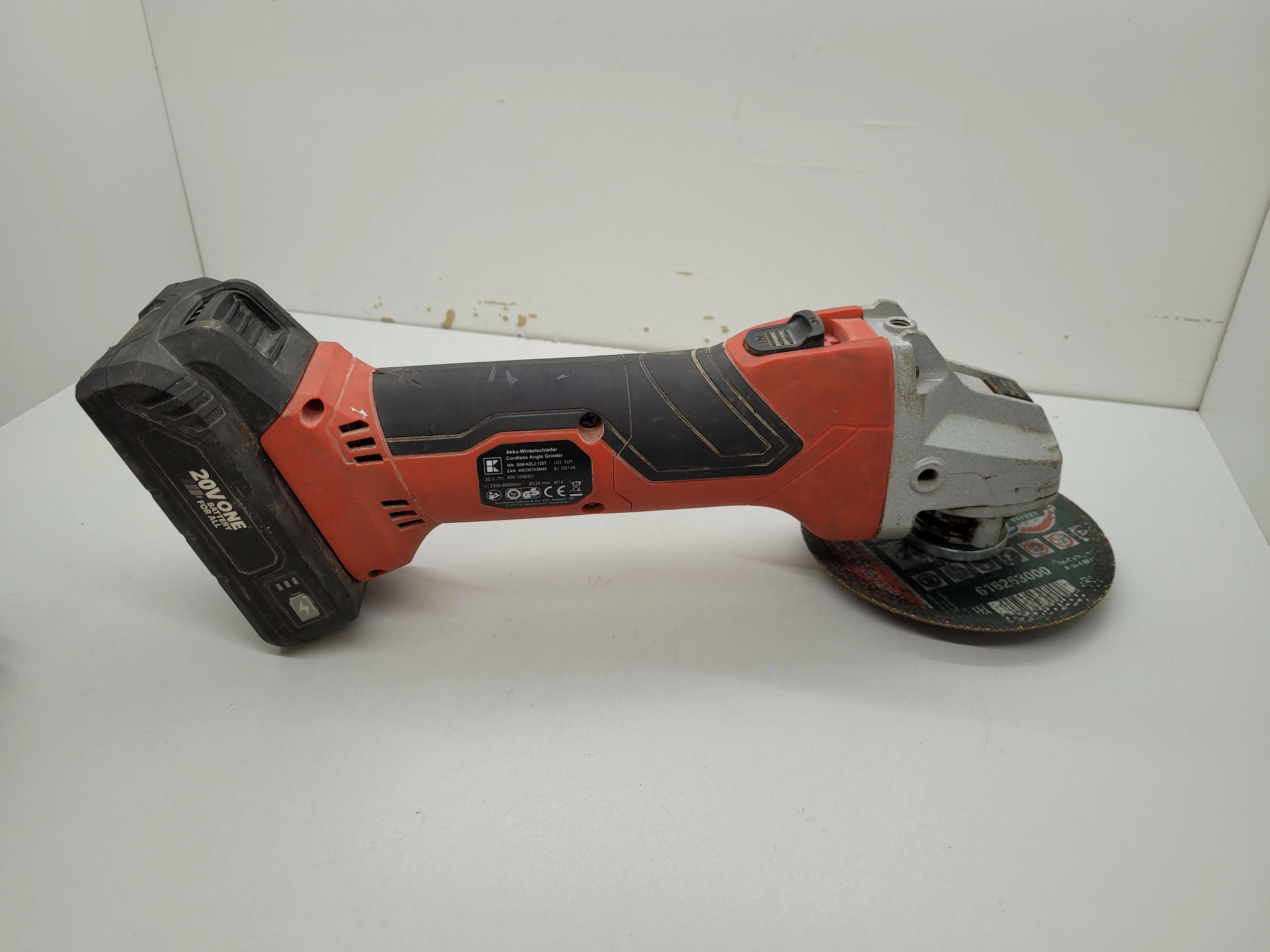 szlifierka-katowa-aku-my-project-20v-lad-marka-myproject