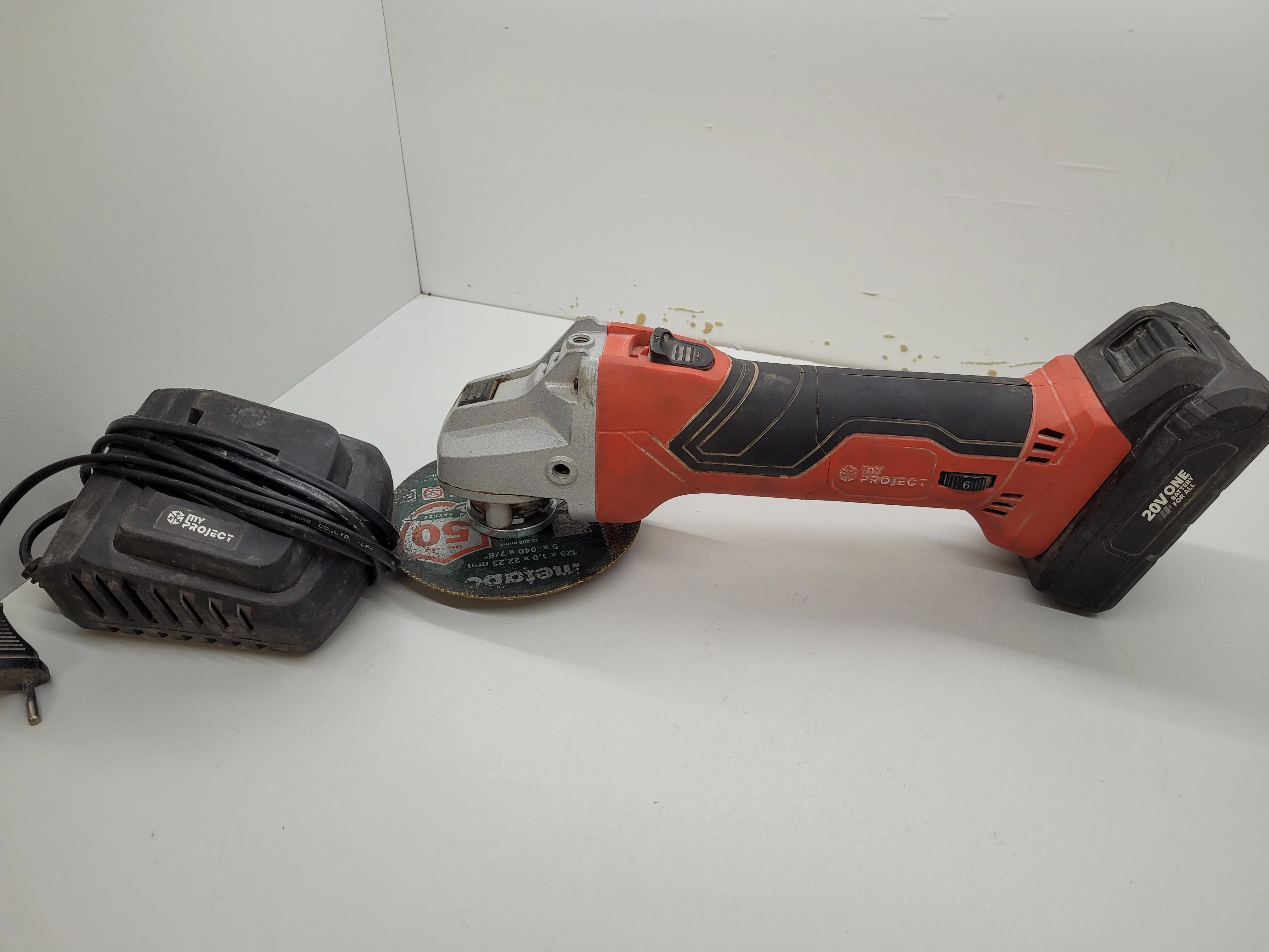 szlifierka-katowa-aku-my-project-20v-lad-stan-uzywany