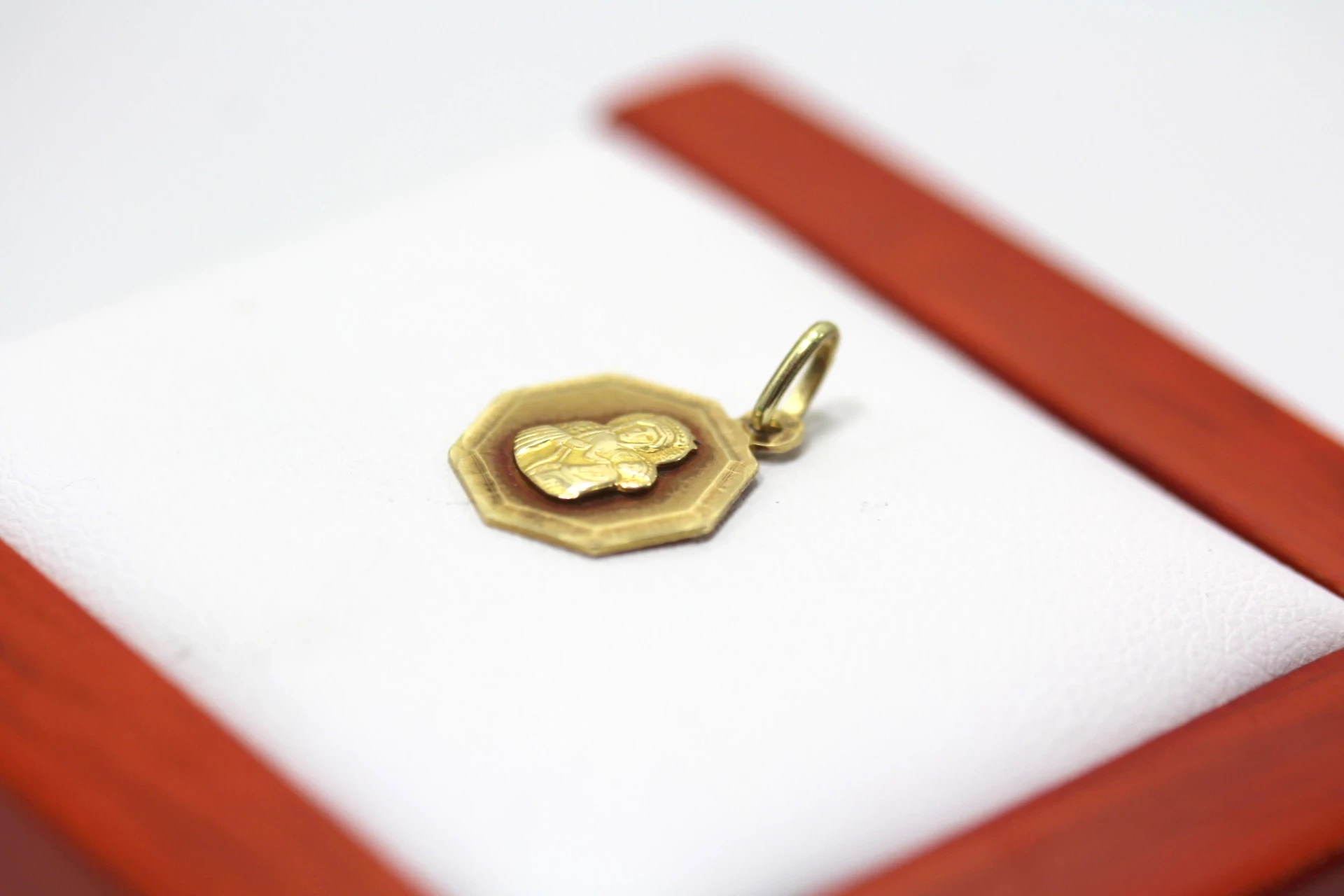 zlota-zawieszka-maryjka-pr585-093g-kolor-dominujacy-205826-225106