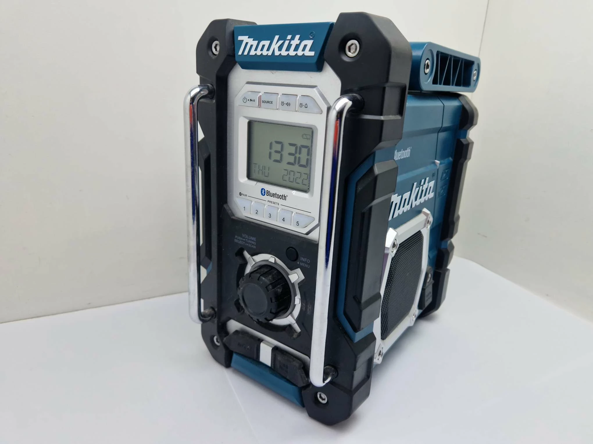 radio-budowlane-makita-dmr108-1-maja-10-knurow-sj