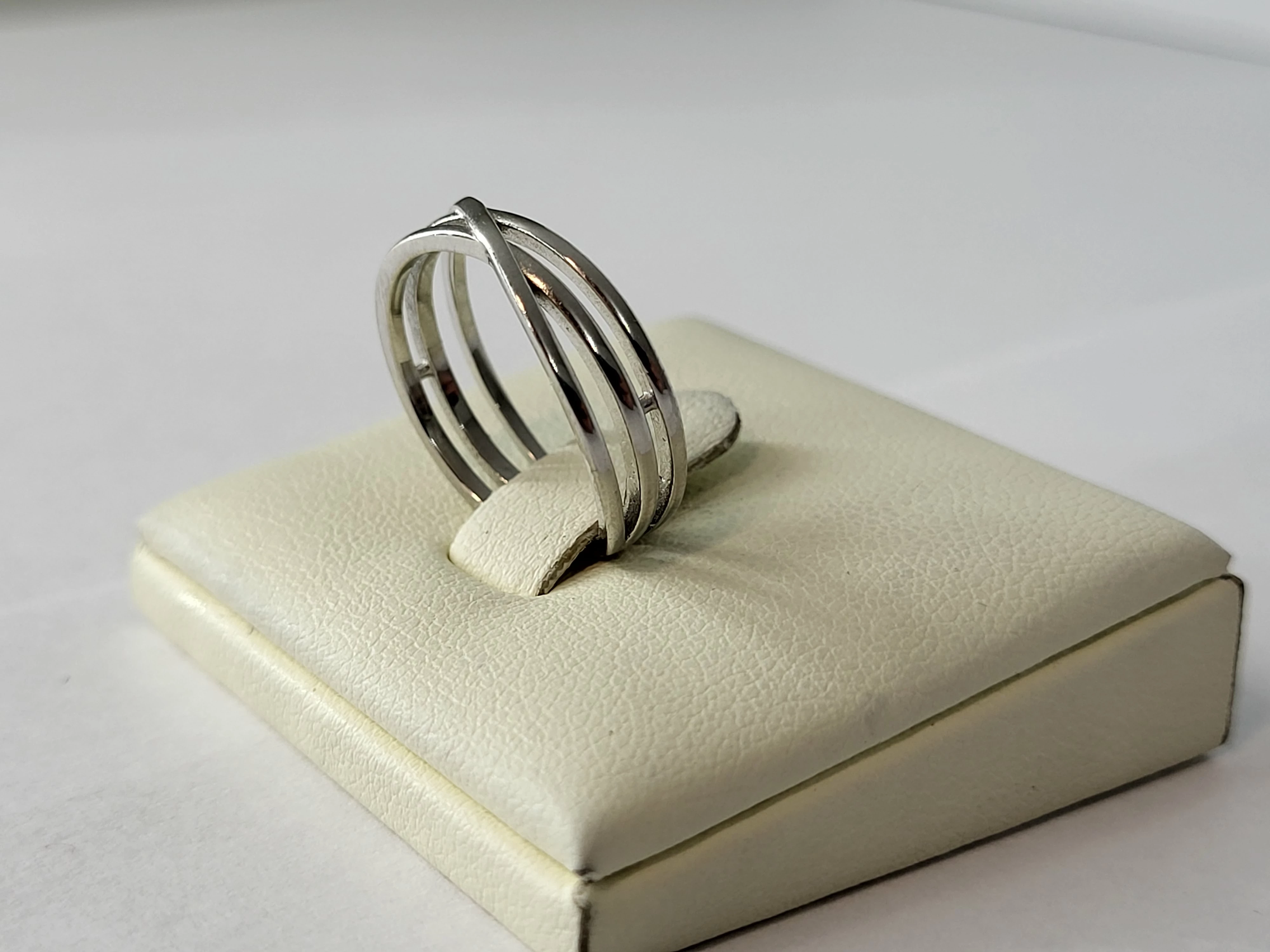 sliczny-srebrny-pierscionek-200g-r12-p925-rodzaj-wyrob-jubilerski