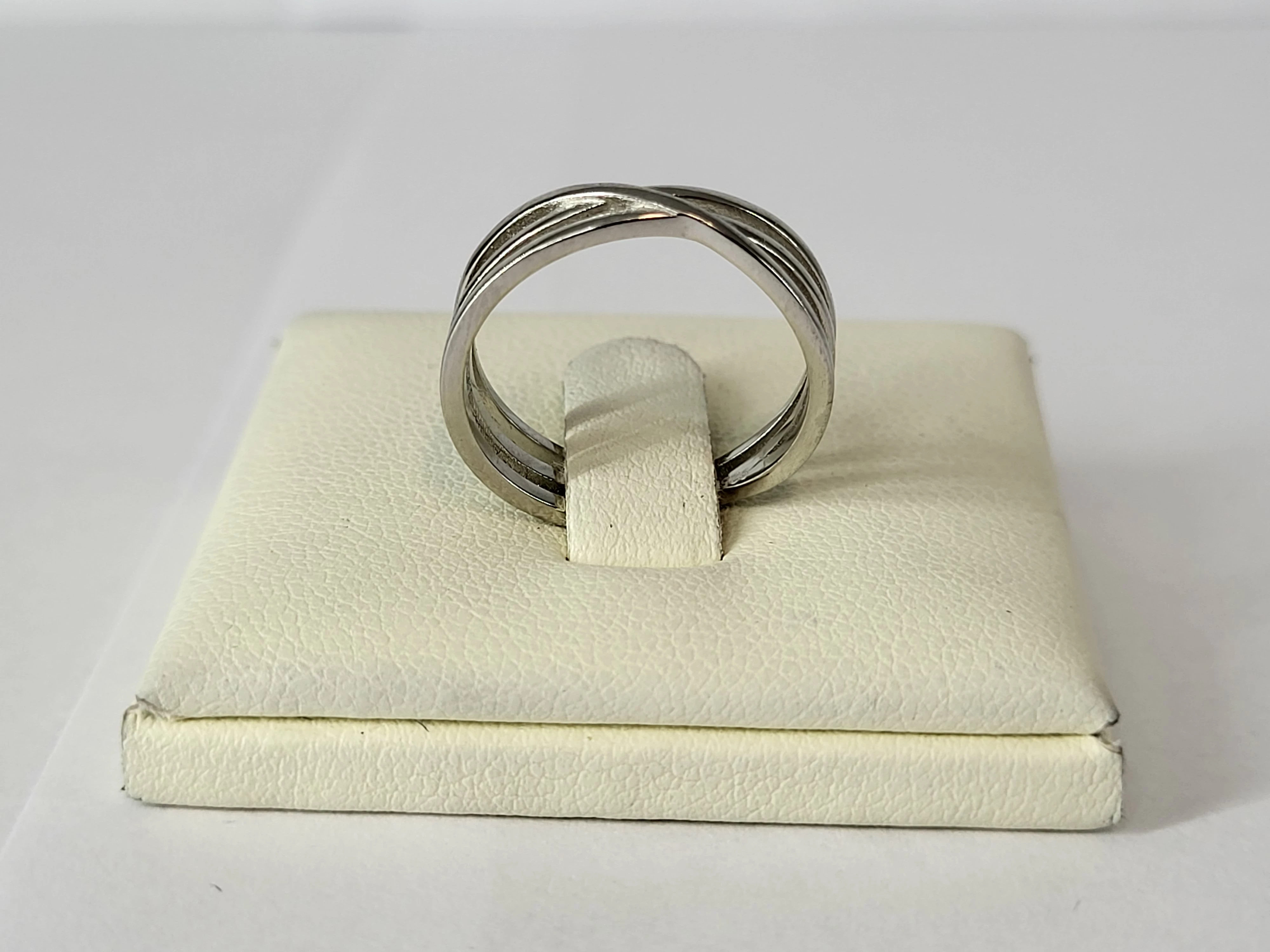 sliczny-srebrny-pierscionek-200g-r12-p925-material-srebro