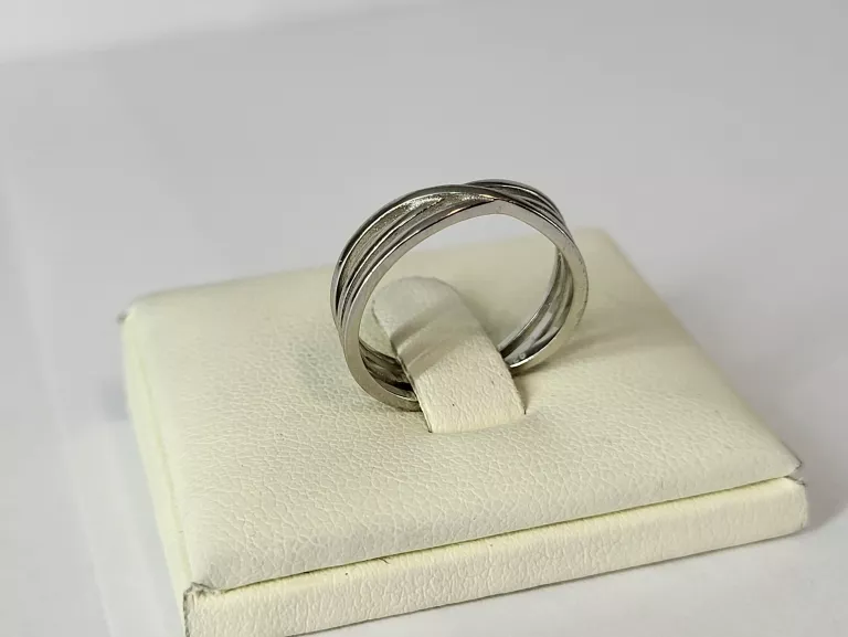 sliczny-srebrny-pierscionek-200g-r12-p925-plac-wolnosci-3-tuchola