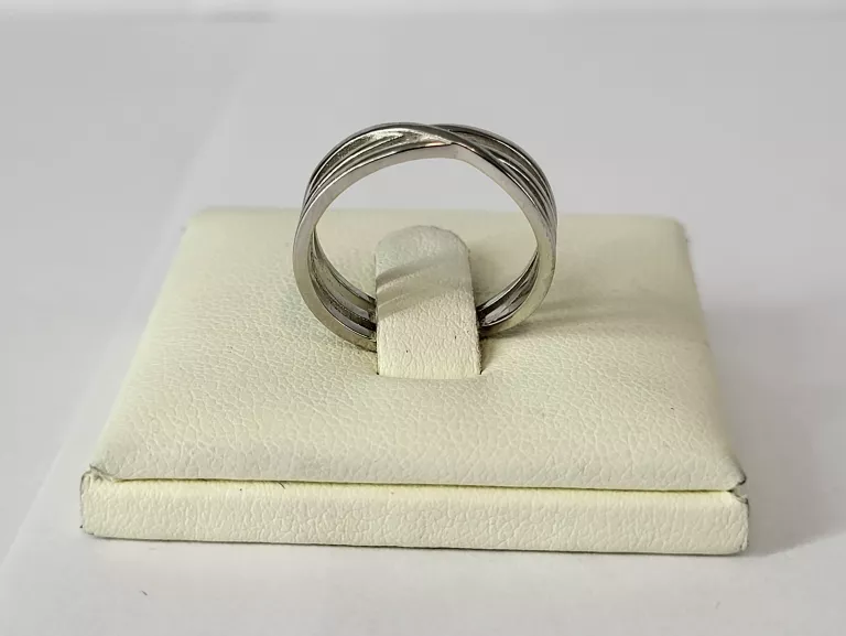 sliczny-srebrny-pierscionek-200g-r12-p925-material-srebro