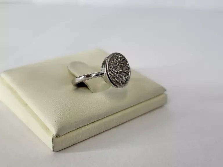 piekny-srebrny-pierscionek-290g-r12-p925-kamien-cyrkonia