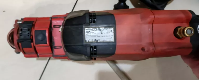 WIERTNICA DIAMENTOWA HILTI DD 30-W - WALIZKA