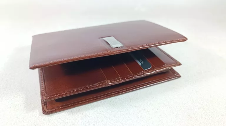 portfel-meski-vip-collection-kolekcja-platinum-material-dominujacy-skora-naturalna