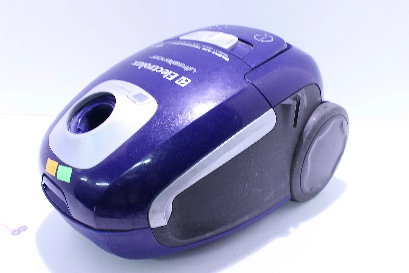 odkurzacz-elektrolux-ultrasilencer-stan-uzywany