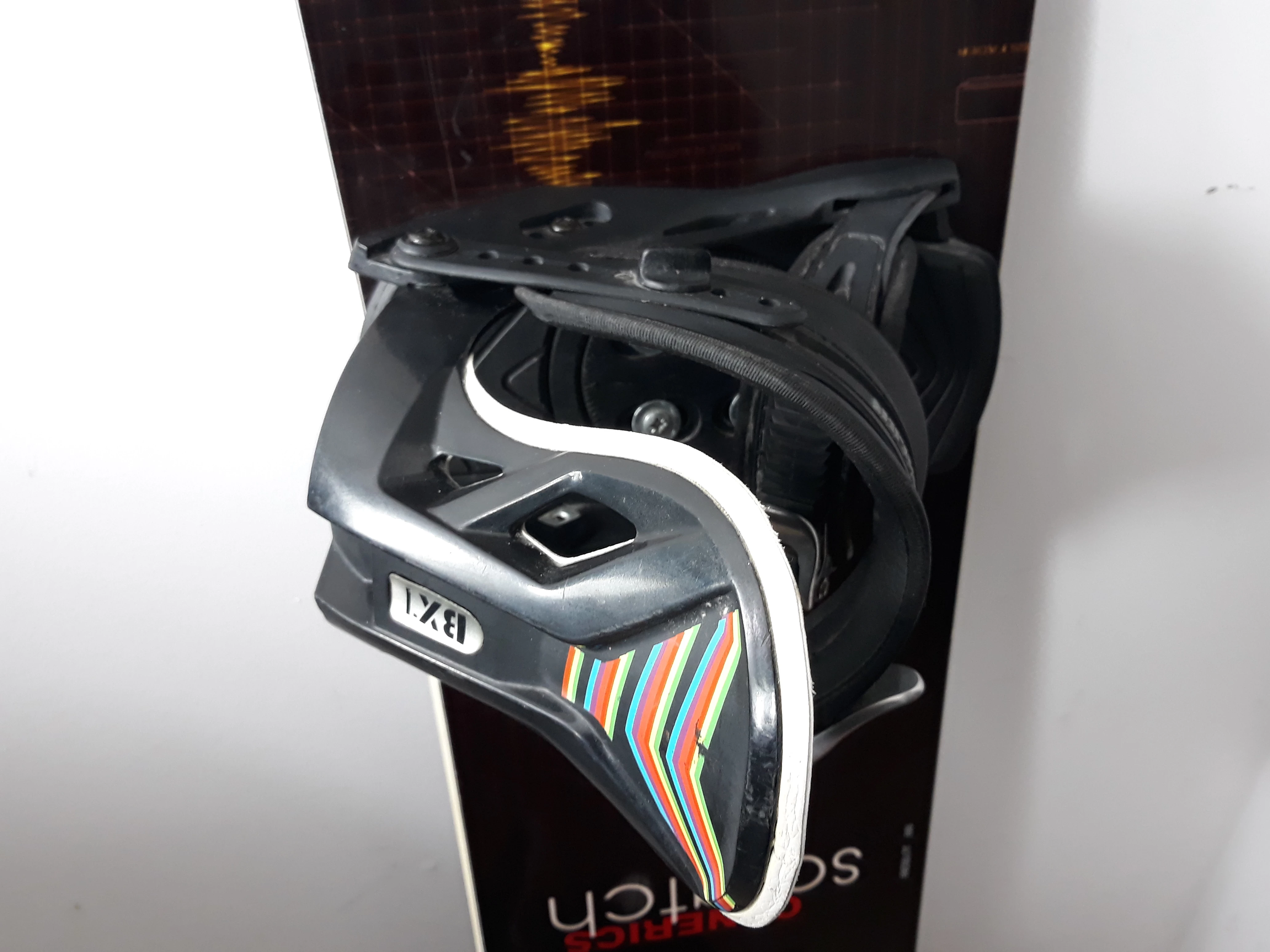 deska-snowboardowa-generics-157cmwiazania-bx1-kolor-dominujacy-beze-i-brazy