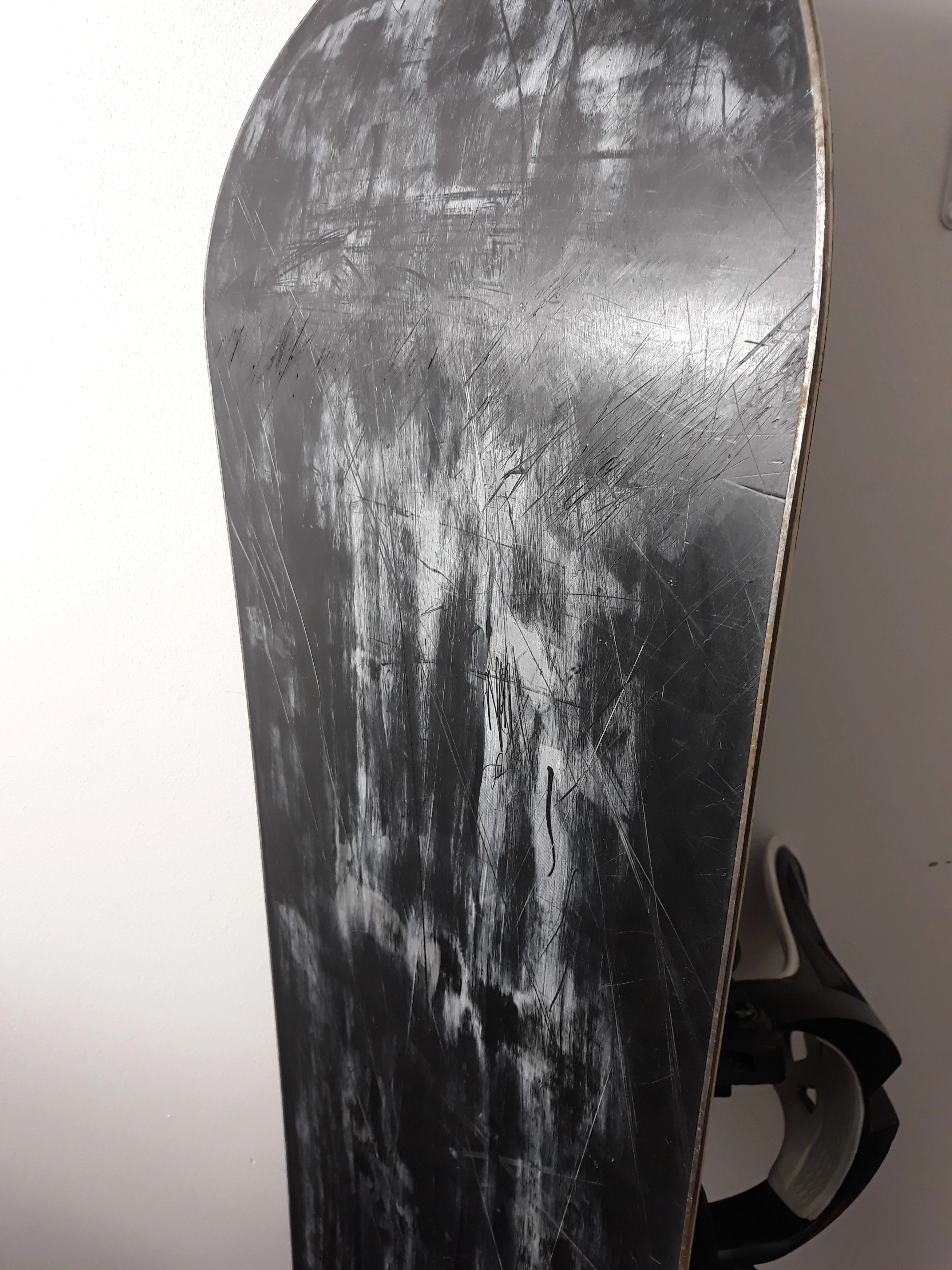 deska-snowboardowa-generics-157cmwiazania-bx1-rodzaj-inny