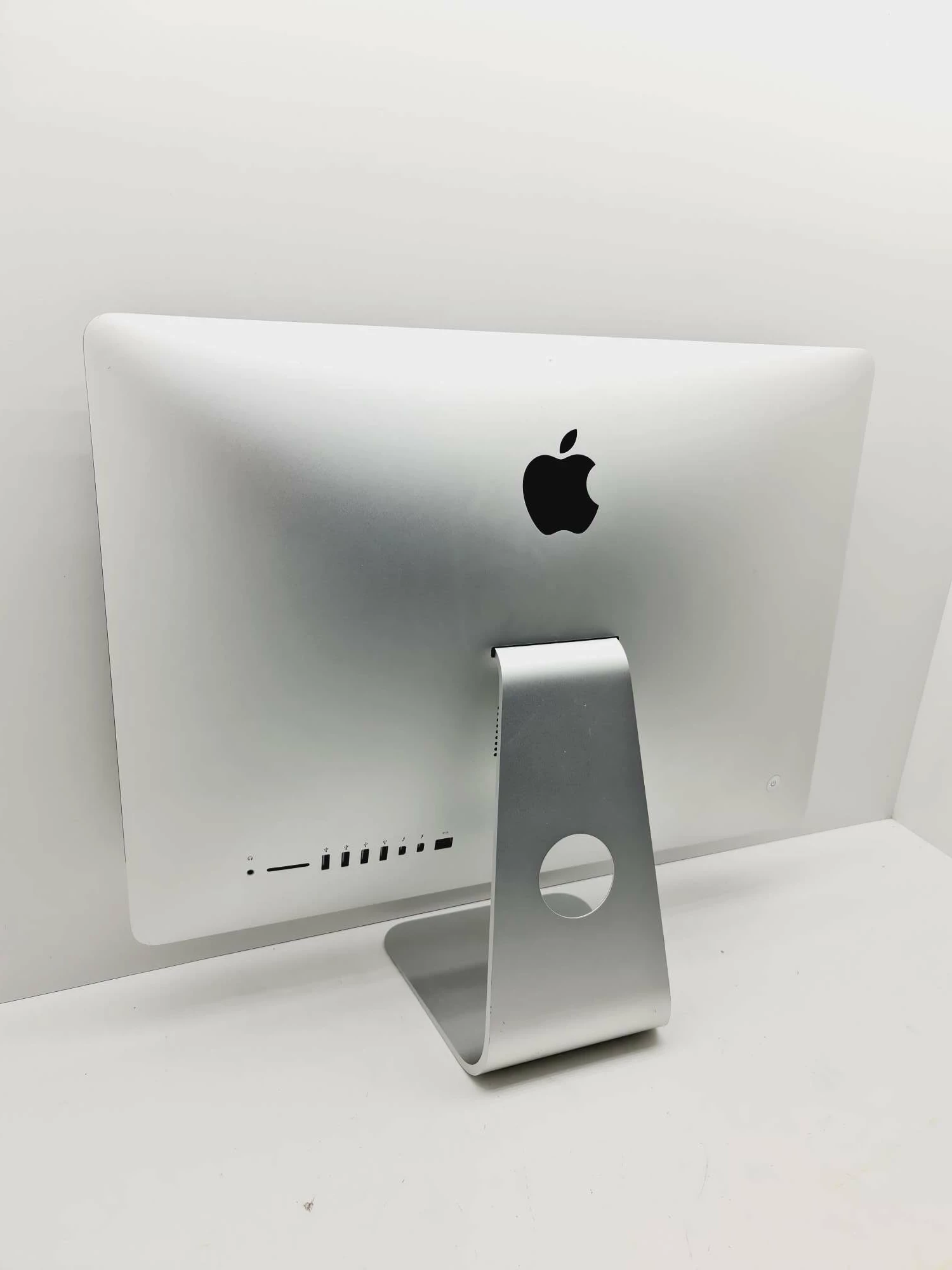apple-imac-a1418-215-i5-4-cores-16gb-1tb-hdd-taktowanie-bazowe-procesora-270