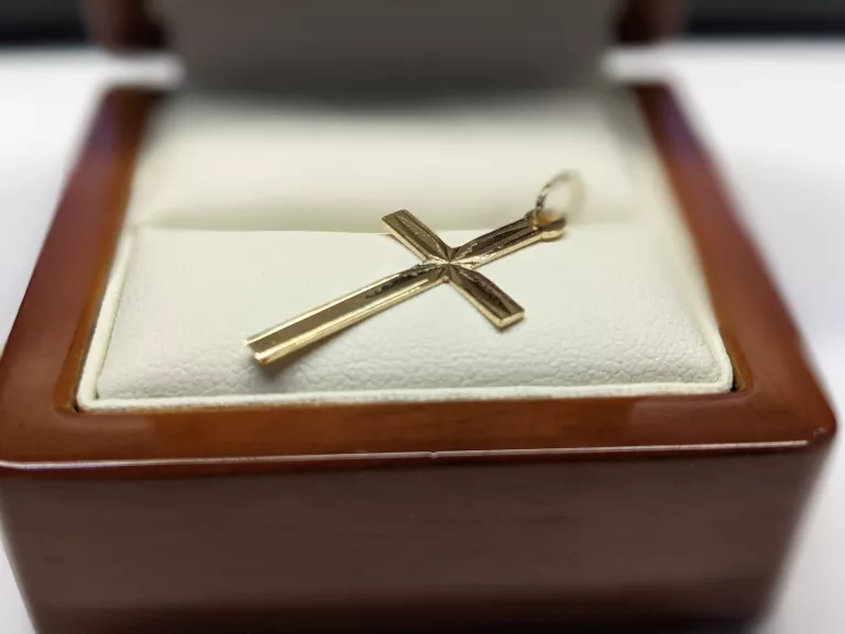 zloty-krzyzyk-585-080g-34cm-stan-uzywany