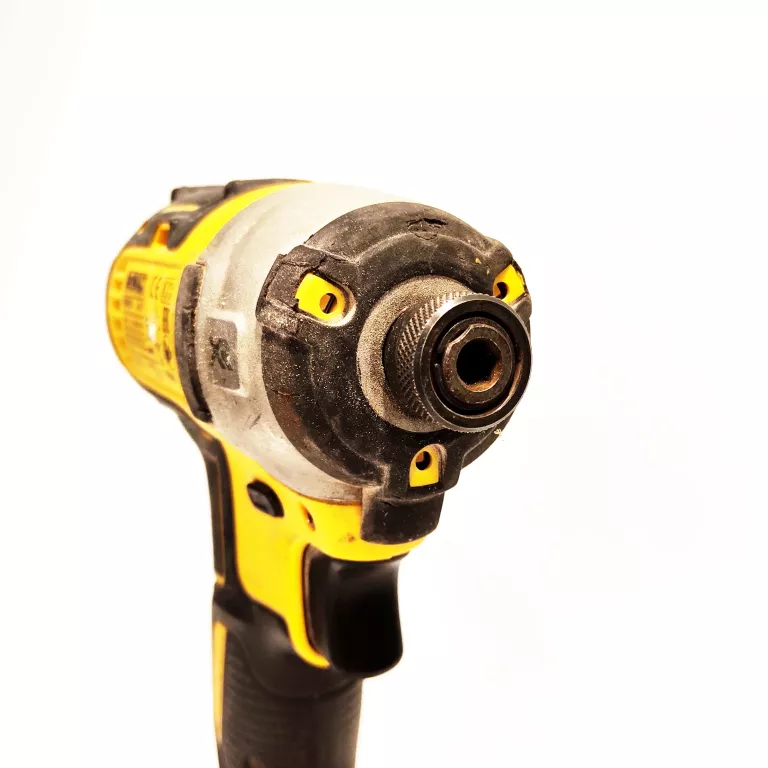ZAKRĘTARKA UDAROWA DEWALT DCF887