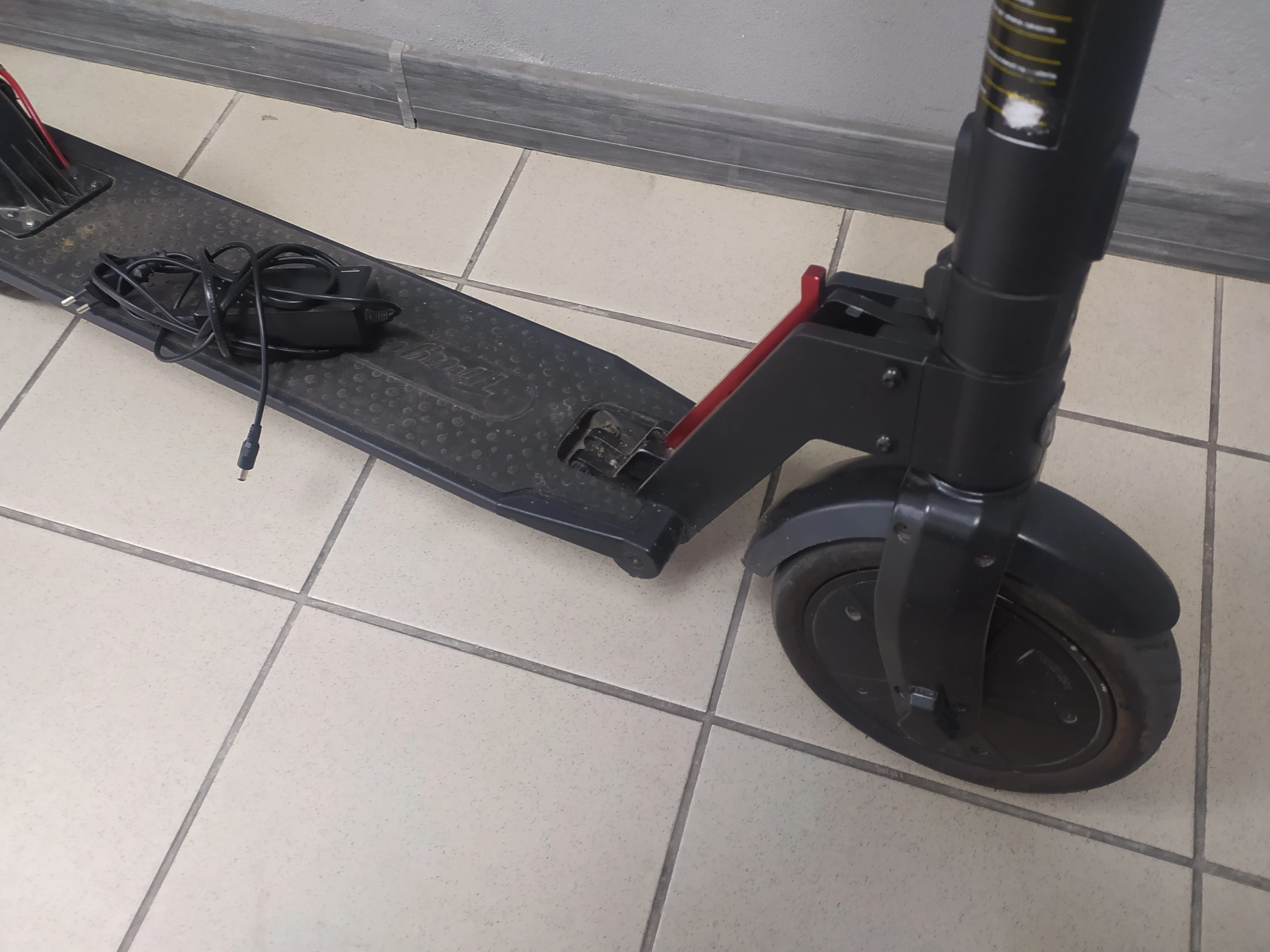 hulajnoga-elektryczna-frugal-storm-gwarancja-kolor-czarny