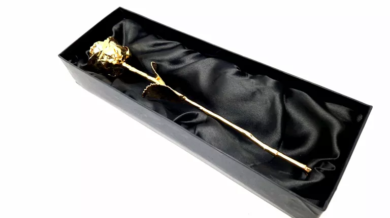 wieczna-zlota-roza-prezent-stan-uzywany