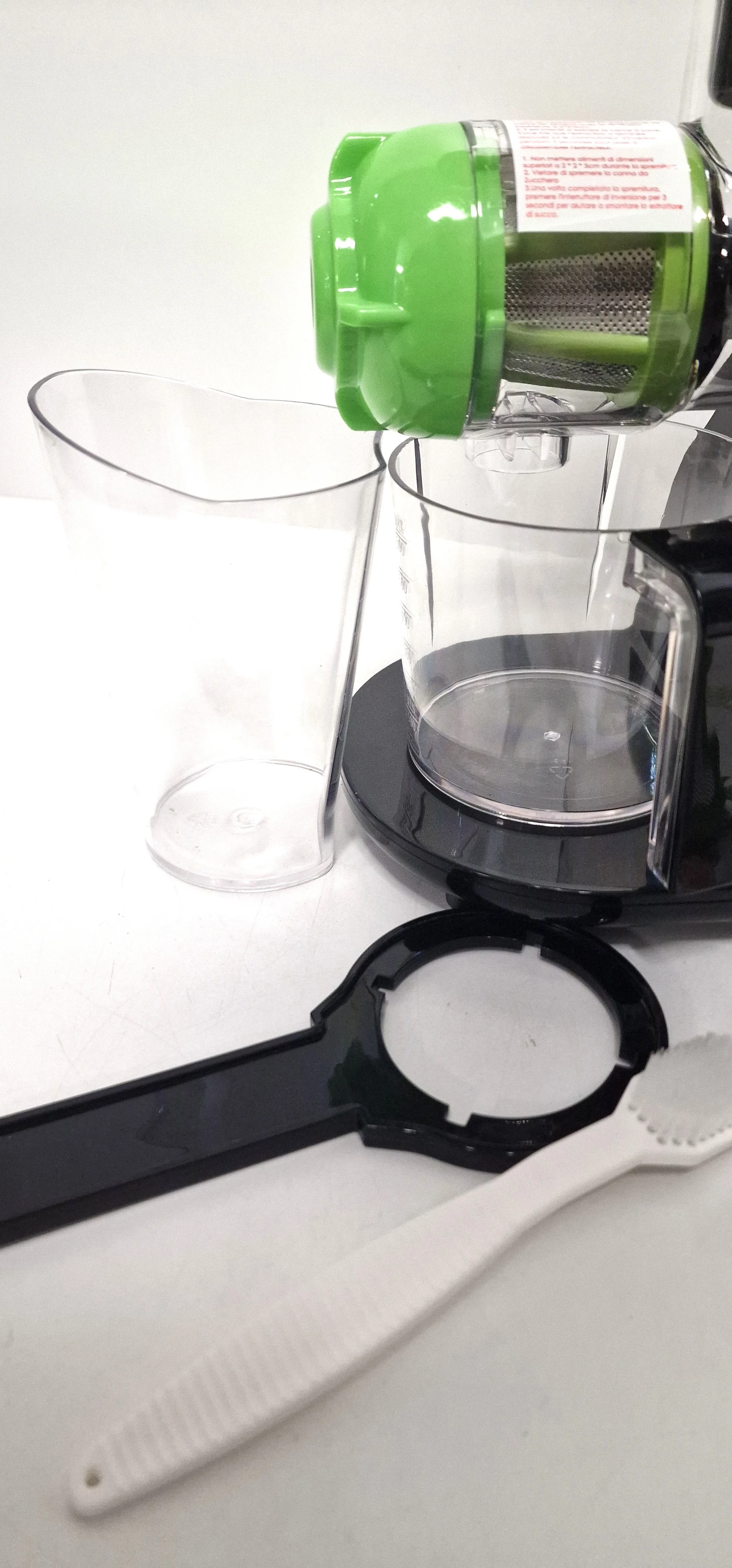 wyciskarka-wolnoobrotowa-pozioma-aicok-amr-521-marka-aicok