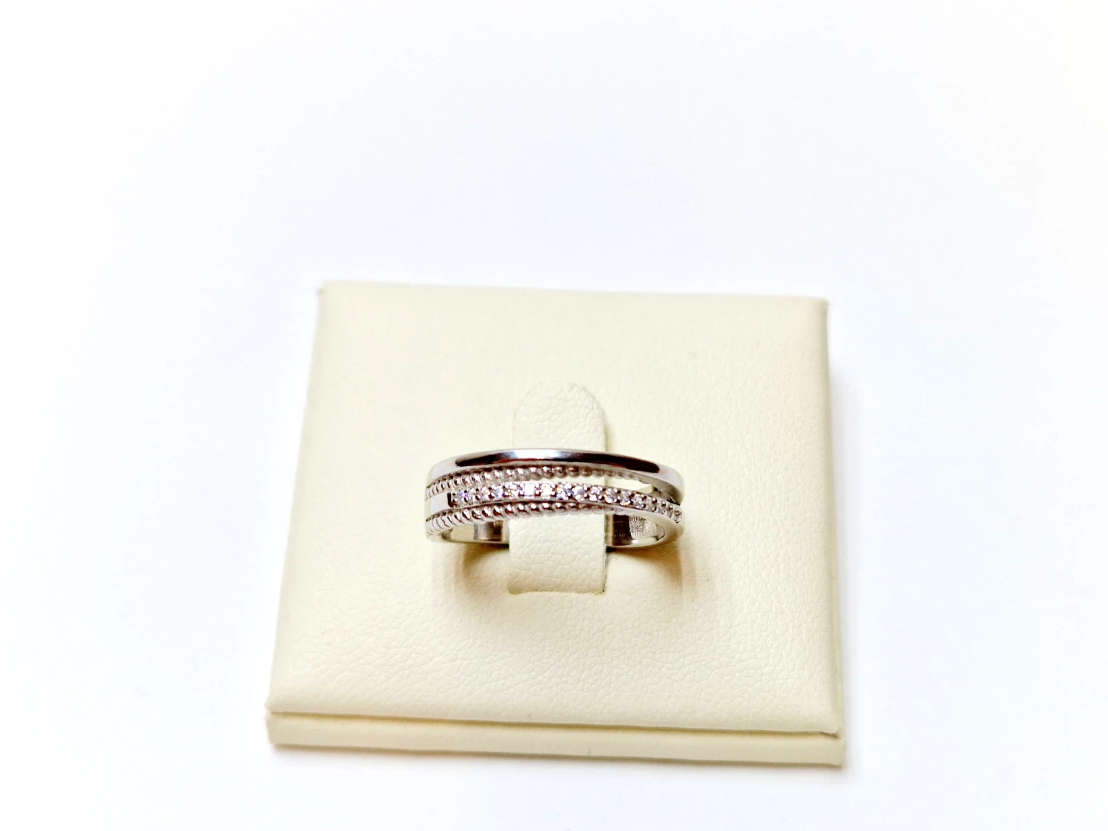 srebrny-sliczny-pierscionek-z-cyrkoniami-r13-kosciuszki-34-trzcianka