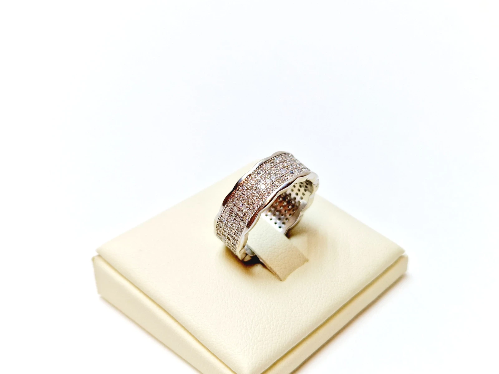 srebrny-cudowny-pierscionek-z-cyrkoniami-r14-marka-inna-marka