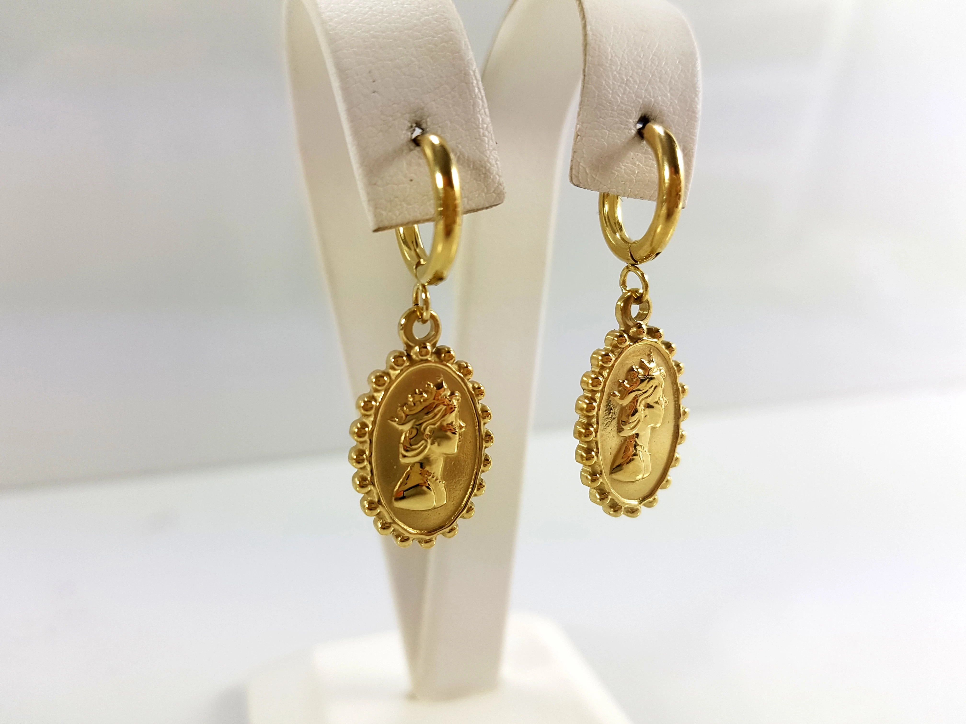 kolczyki-stal-pozlacana-kolka-wiszaca-kamea-material-15835-256