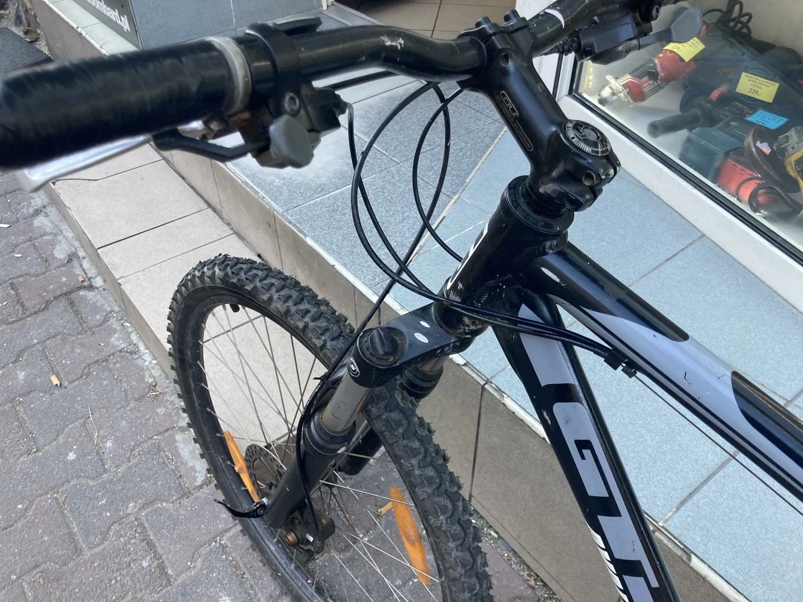 rower-gt-avalanche-30-all-terra-kolor-czarny