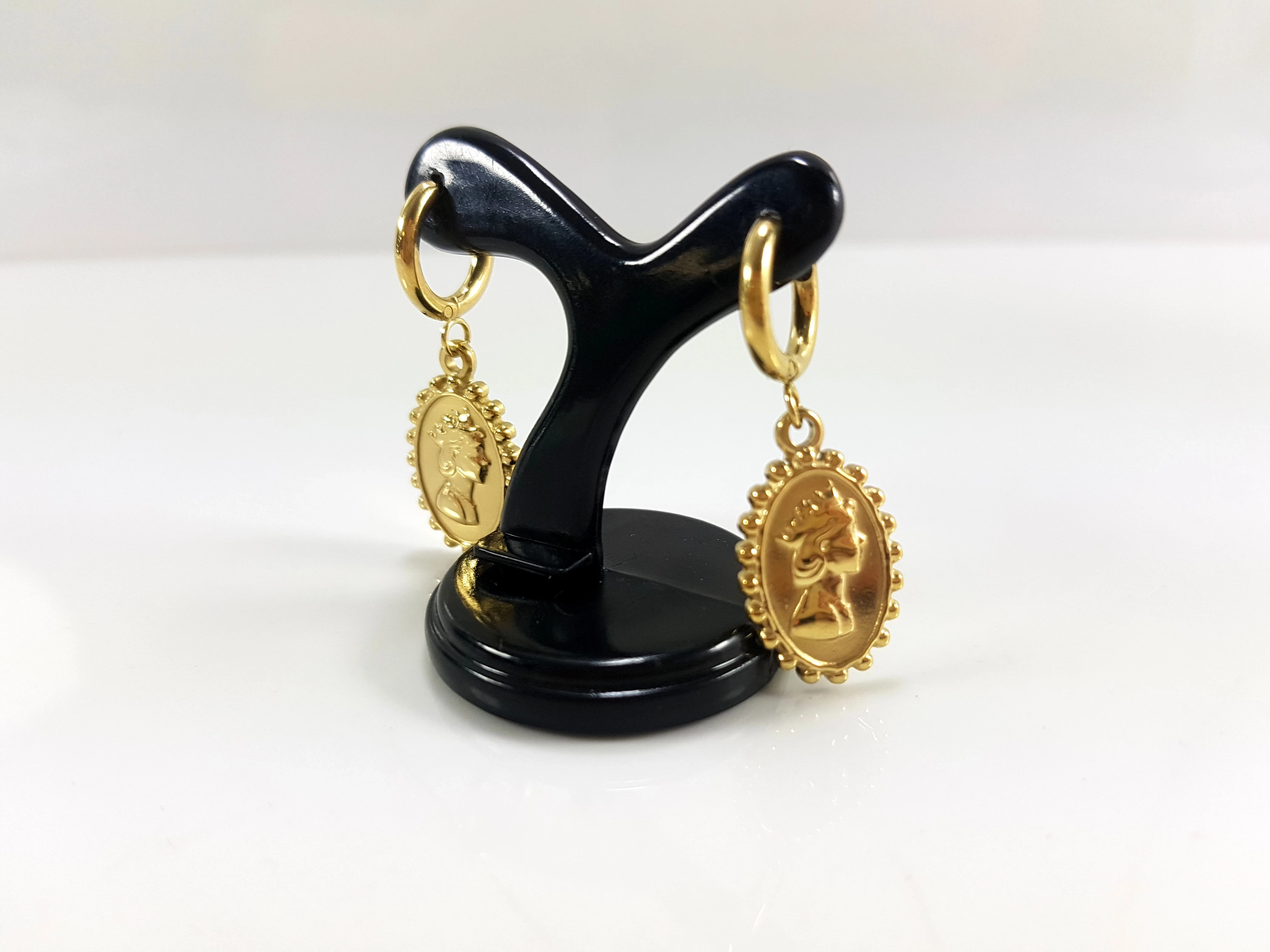 kolczyki-stal-pozlacana-kolka-wiszaca-kamea-ean-gtin-00305730706186