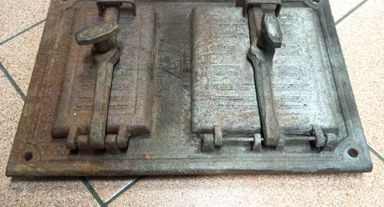 drzwiczki-do-pieca-zeliwne-stan-uzywany