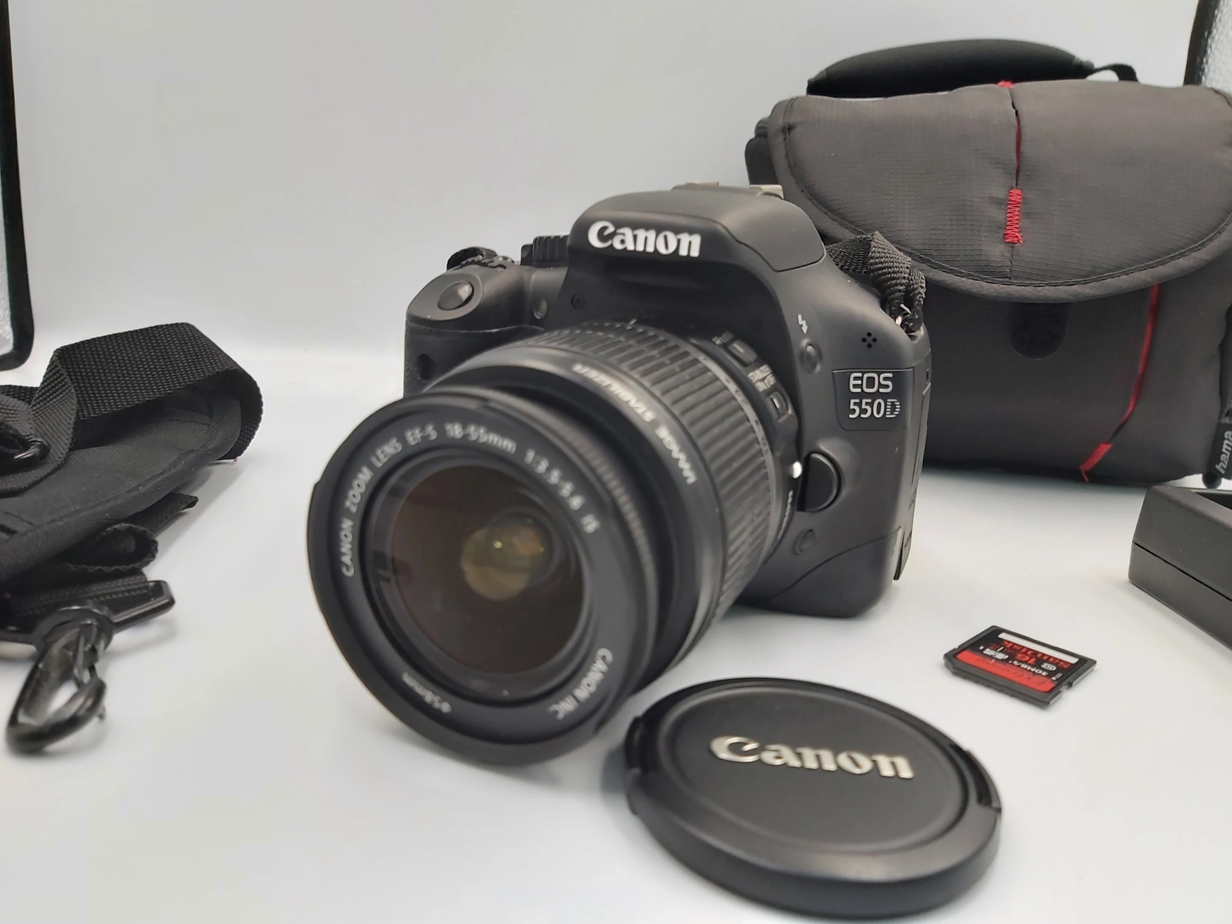 lustrzanka-canon-eos-550d-z-obiektywem-18-55mm-slowackiego-17-katowice