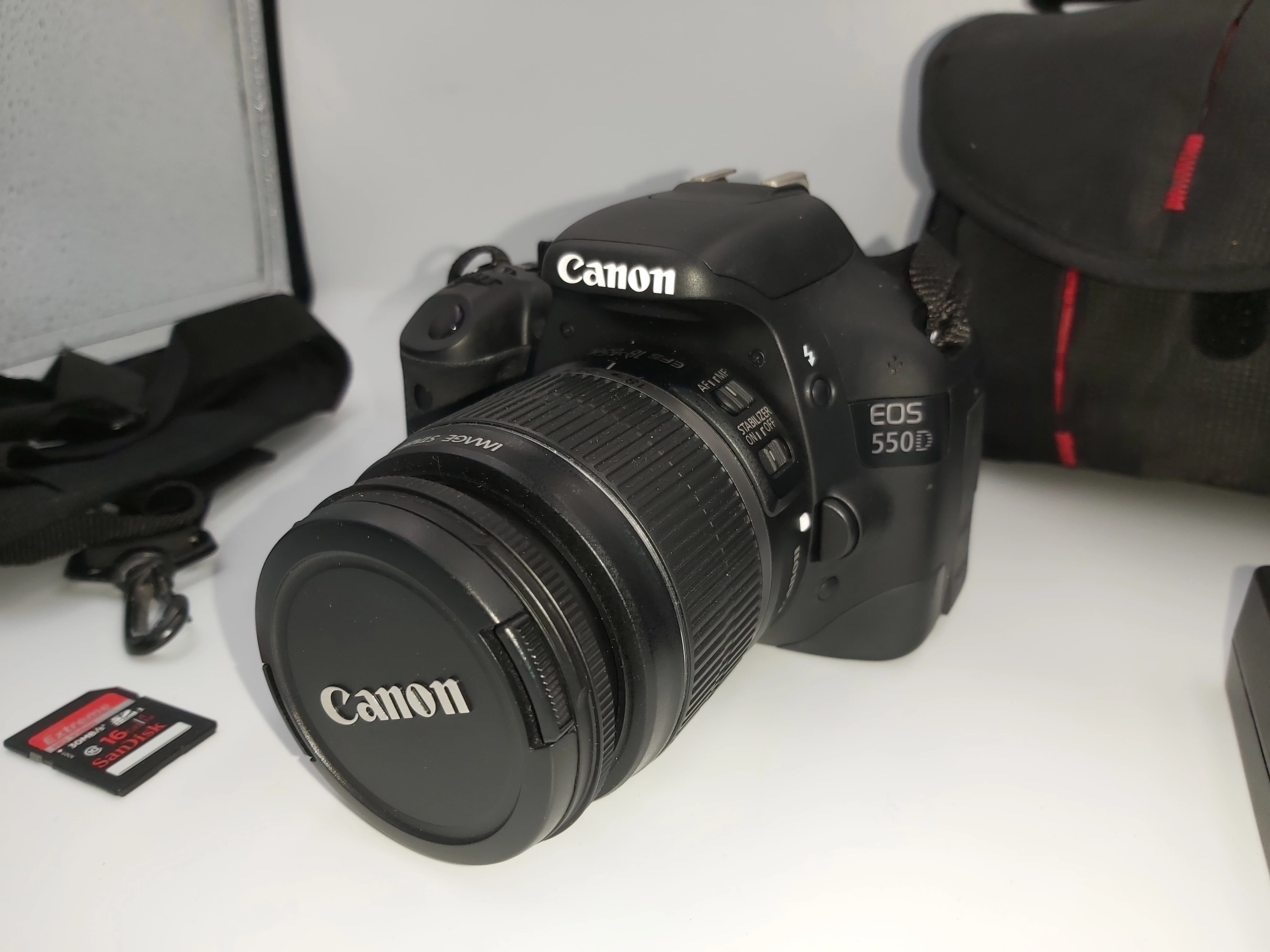 lustrzanka-canon-eos-550d-z-obiektywem-18-55mm-stan-uzywany