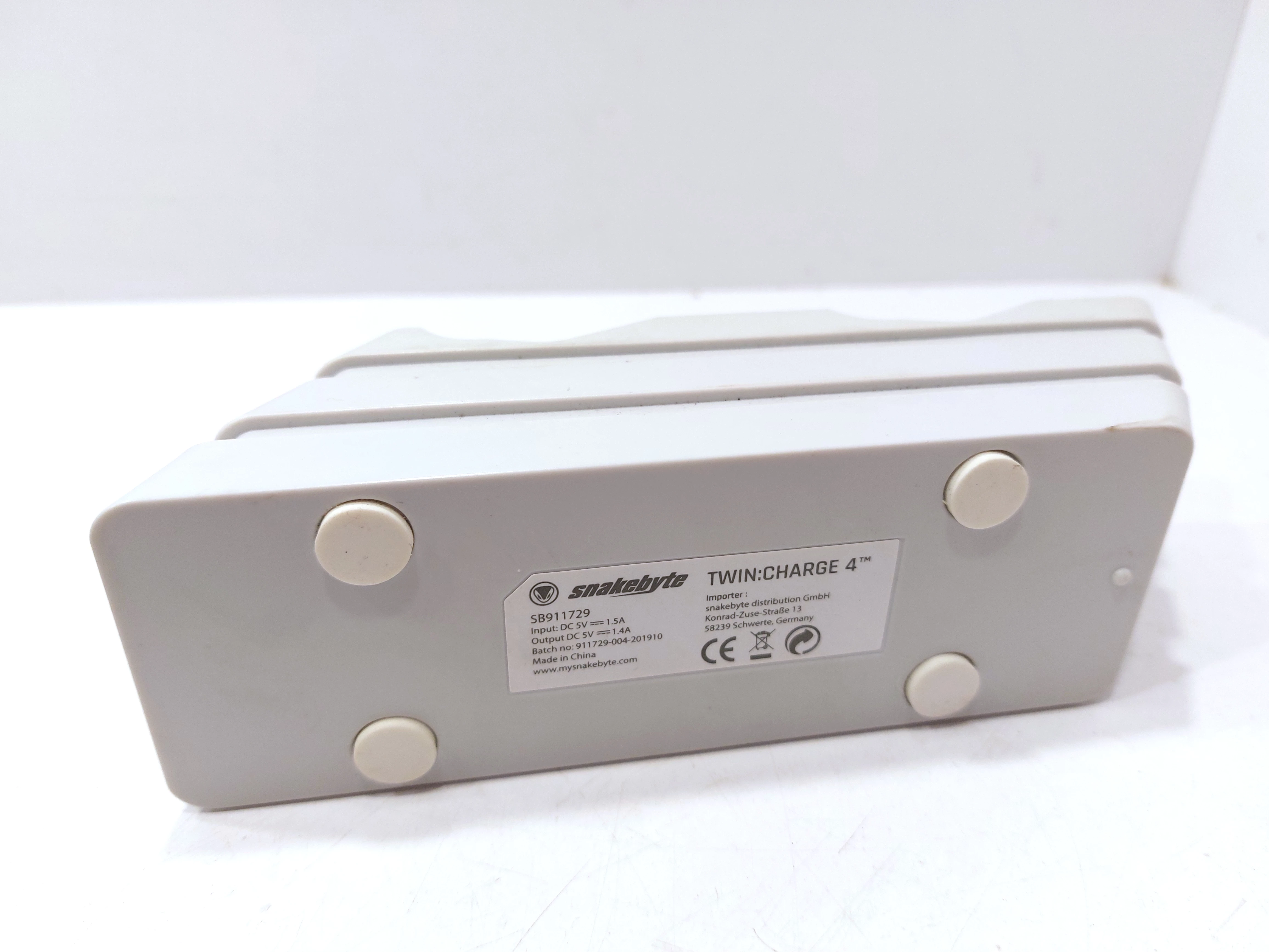 pad-ps4-stacja-ladujaca-snakebyte-twin-charge-ean-gtin-0711719870050