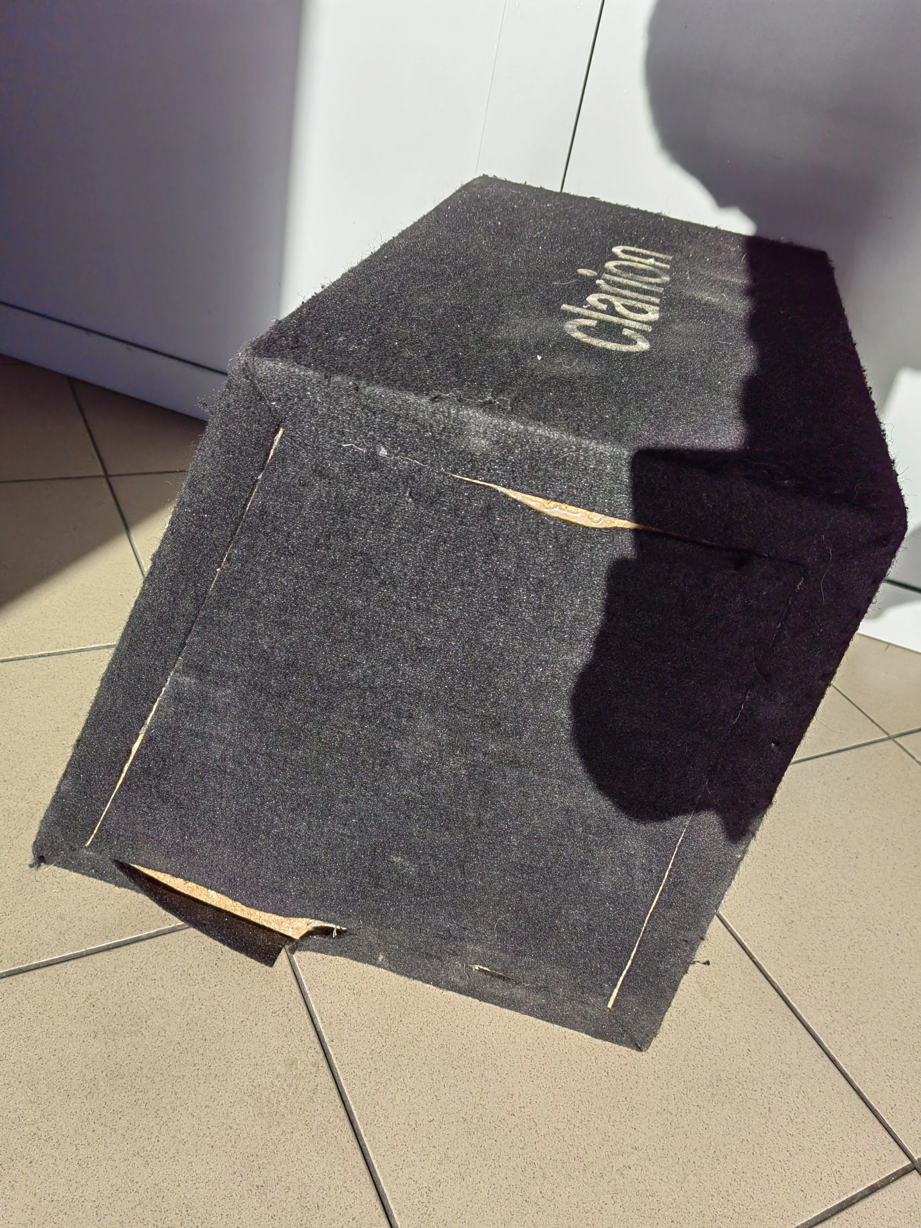 subwoofer-clarion-sw3013b-700w-ean-gtin-4961033008646