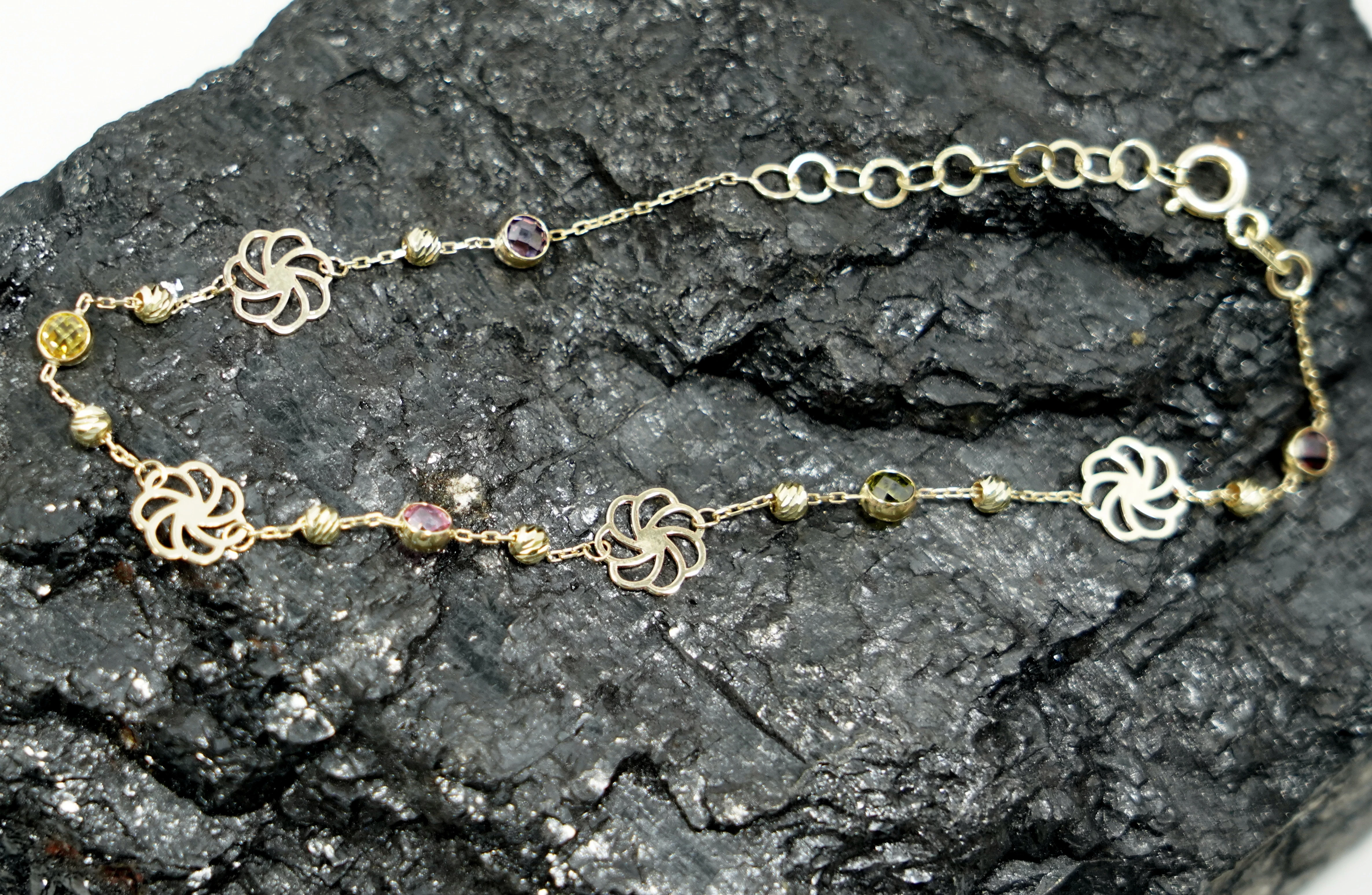 nowa-zlota-bransoletka-333-kwiatuszki-zielone-cyrkonie-kolor-dominujacy-zloty